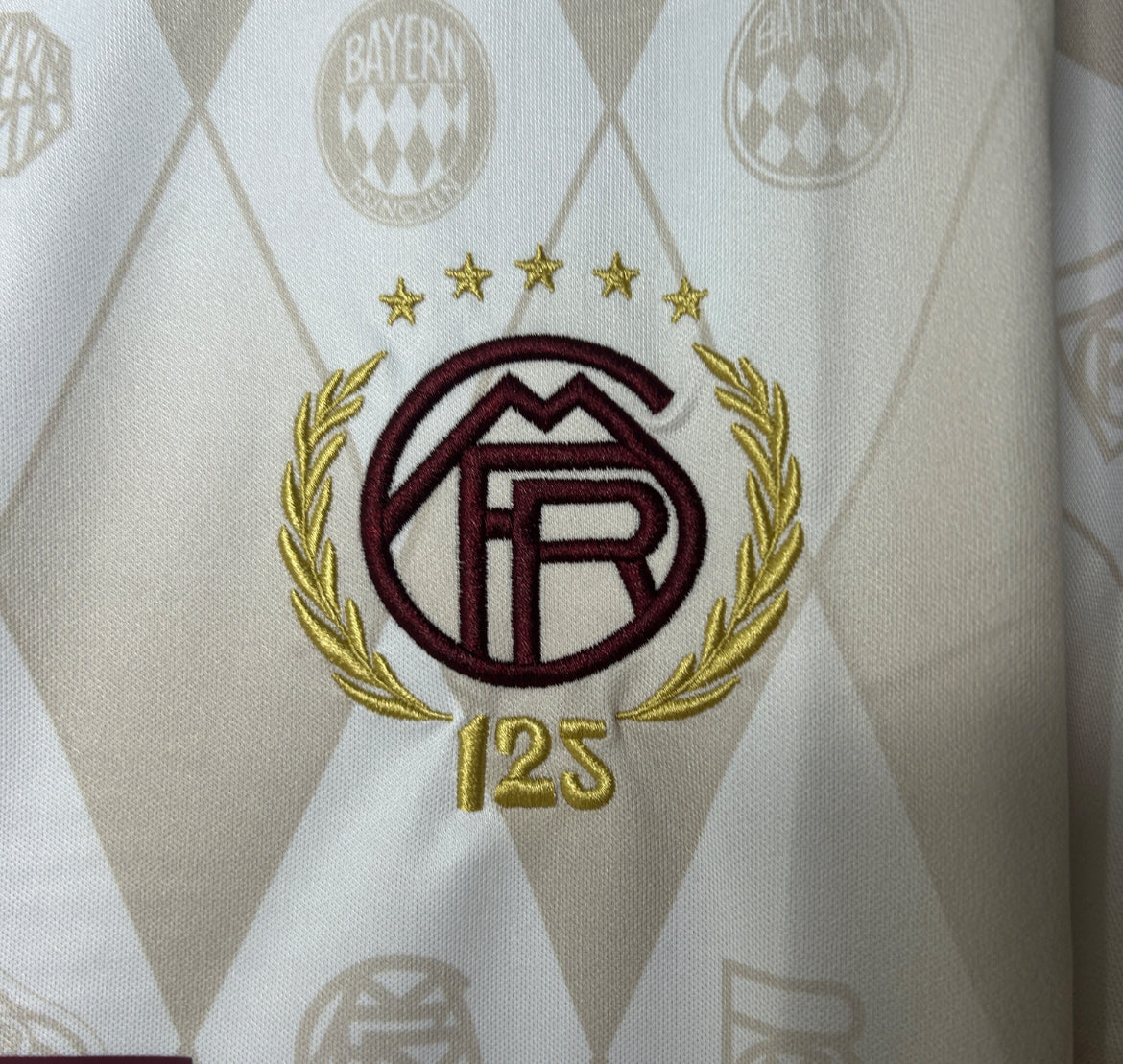 חולצה מיוחדת באיירן מינכן 25/26