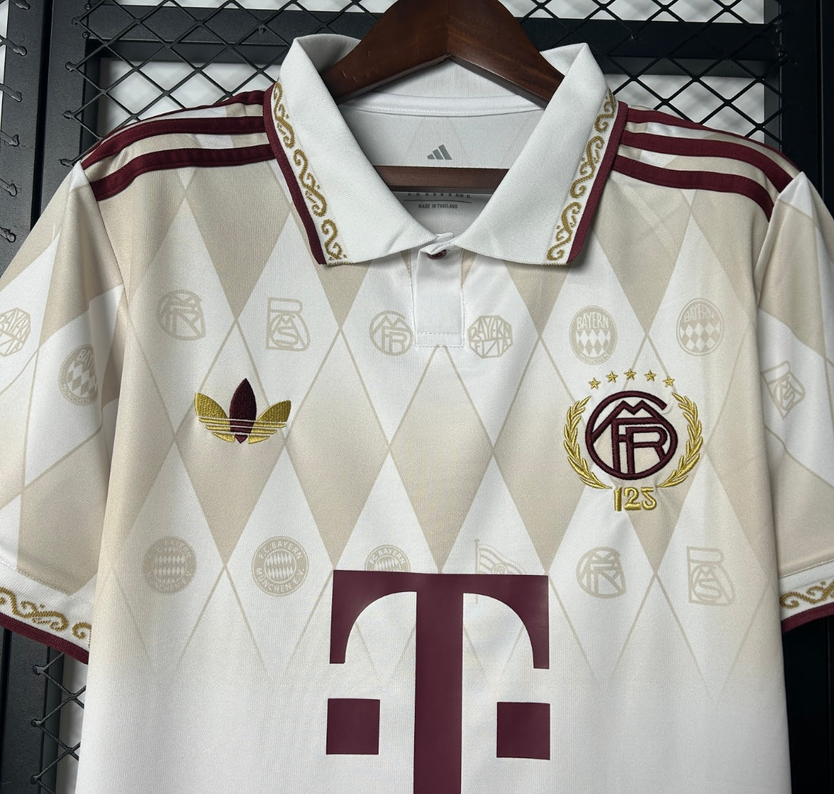 חולצה מיוחדת באיירן מינכן 25/26