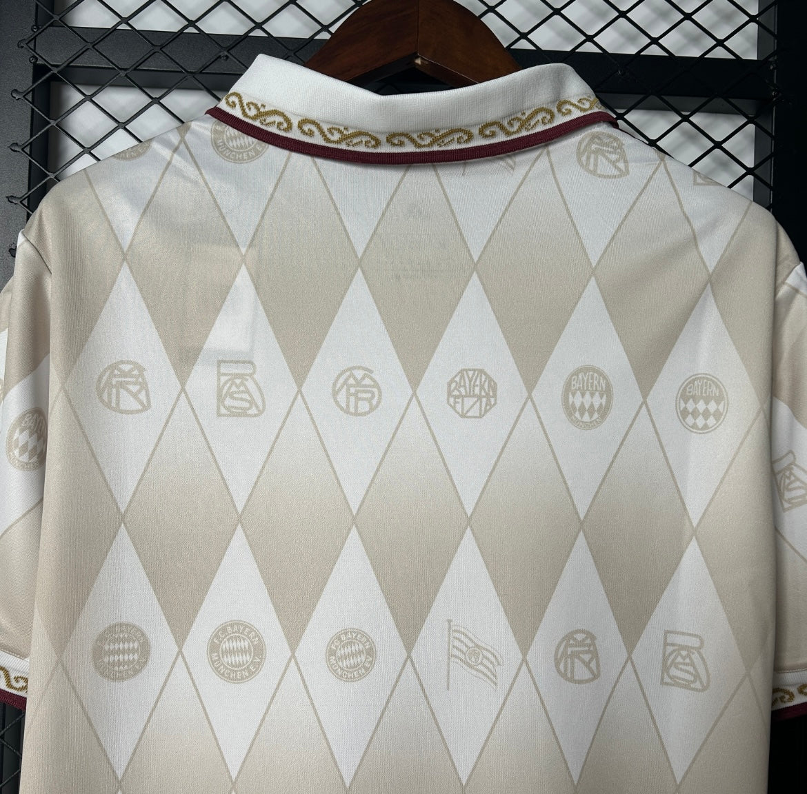 חולצה מיוחדת באיירן מינכן 25/26