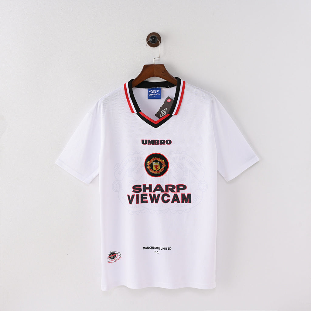 Manchester United 1996-97 away front